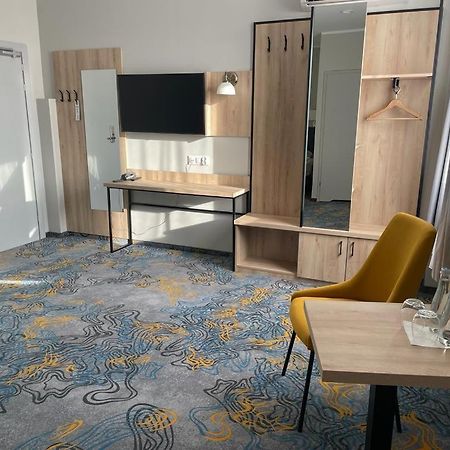 Hotel Dobosz Police Kültér fotó