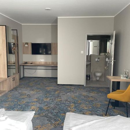 Hotel Dobosz Police Kültér fotó