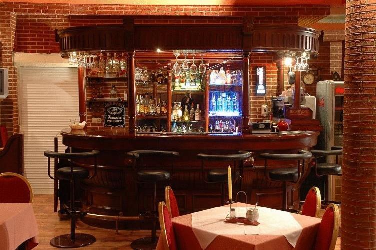 Hotel Dobosz Police Kültér fotó