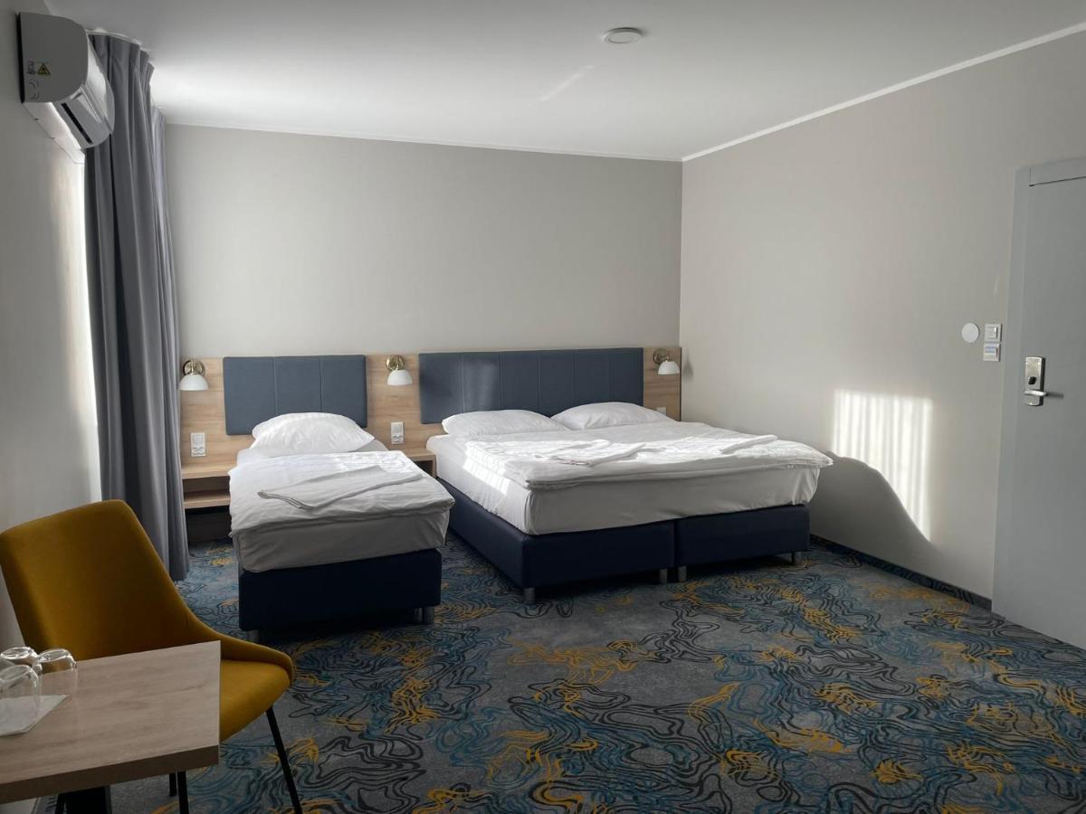 Hotel Dobosz Police Kültér fotó