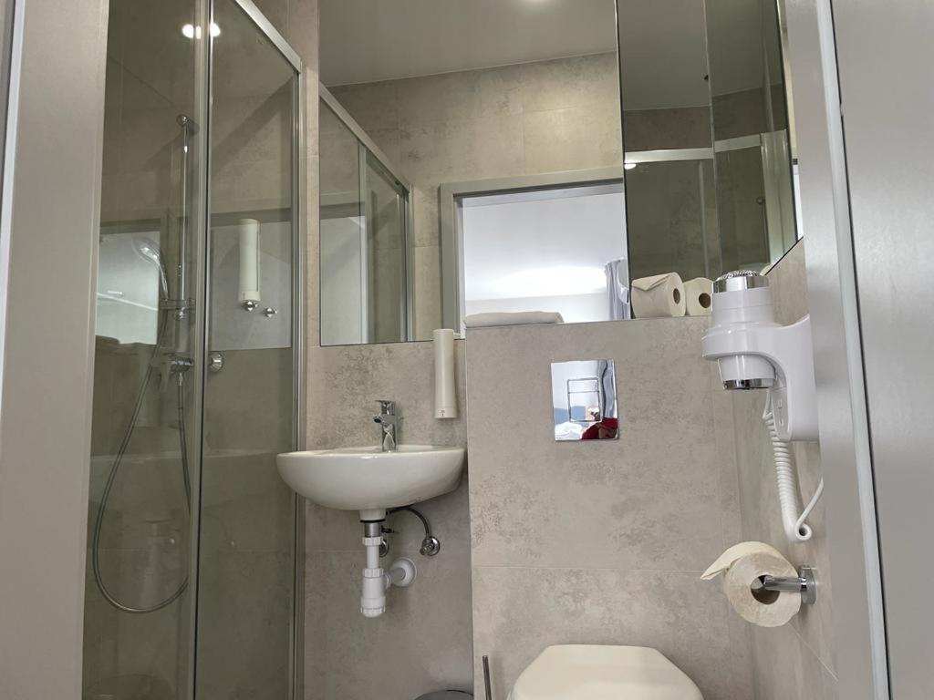 Hotel Dobosz Police Kültér fotó