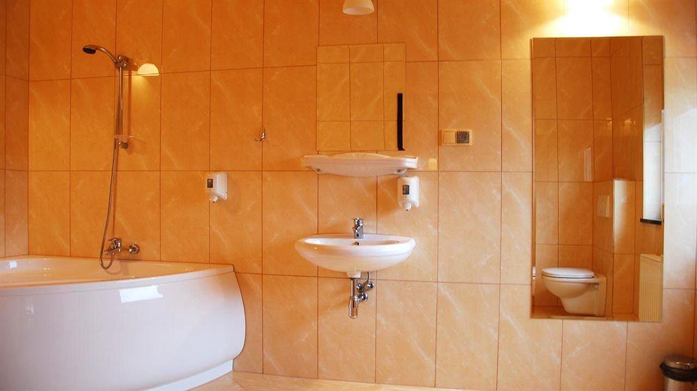 Hotel Dobosz Police Kültér fotó