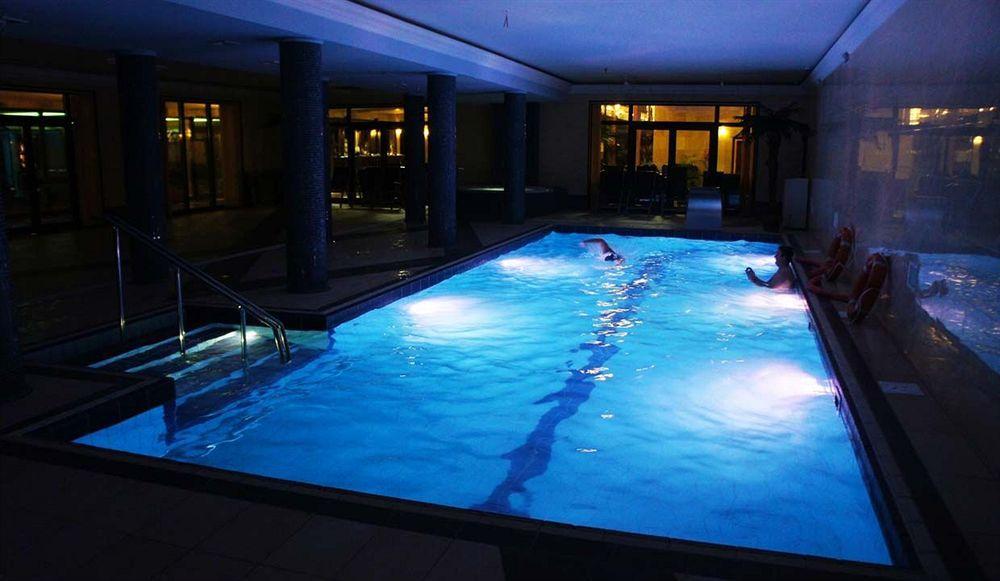 Hotel Dobosz Police Kültér fotó