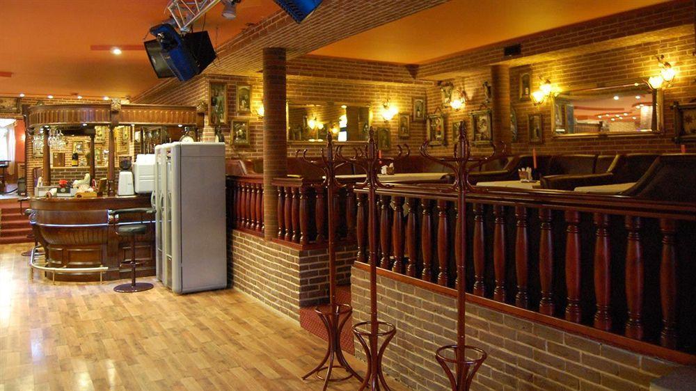 Hotel Dobosz Police Kültér fotó