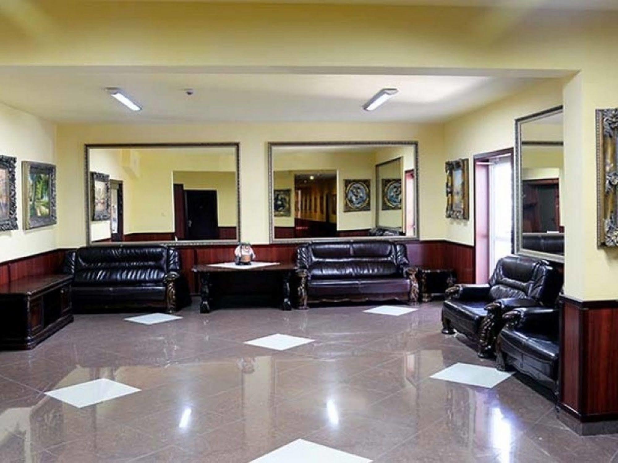 Hotel Dobosz Police Kültér fotó