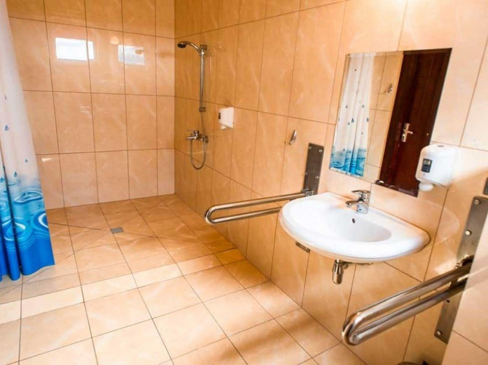 Hotel Dobosz Police Kültér fotó