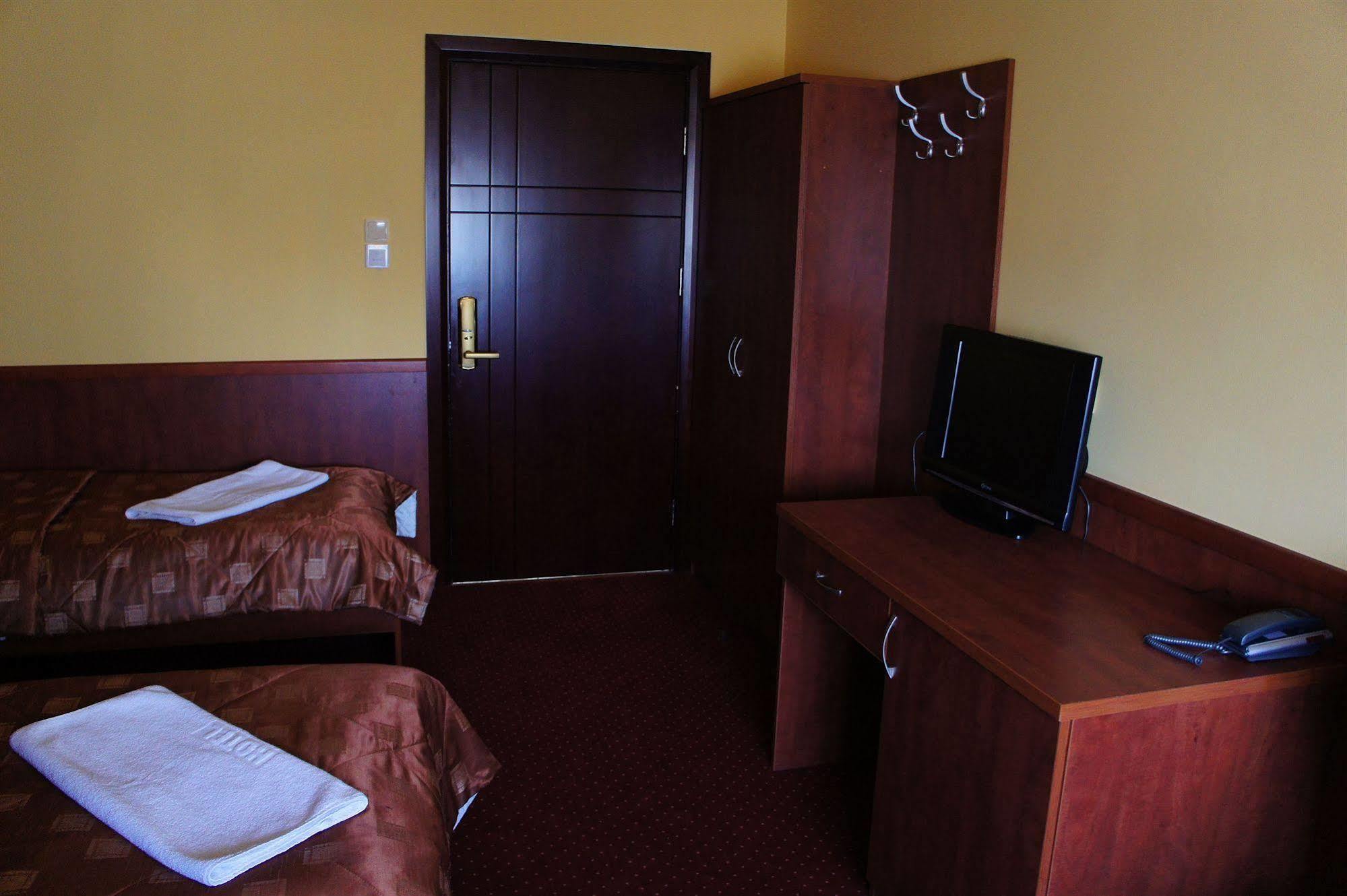 Hotel Dobosz Police Kültér fotó
