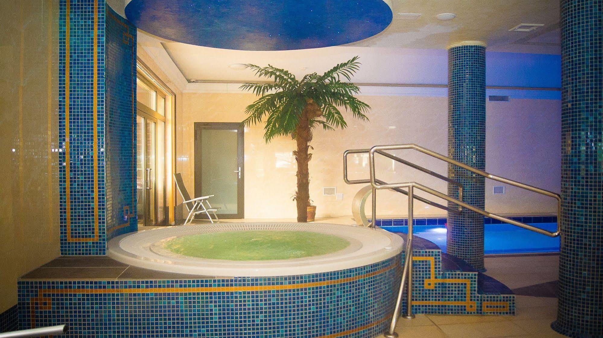 Hotel Dobosz Police Kültér fotó