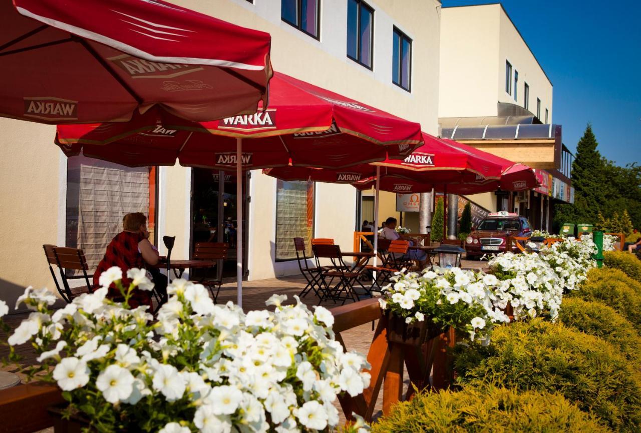 Hotel Dobosz Police Kültér fotó